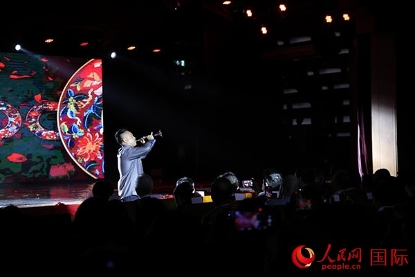 演出現(xiàn)場，演員帶來嗩吶獨奏《看秧歌》。人民網記者 楊一攝