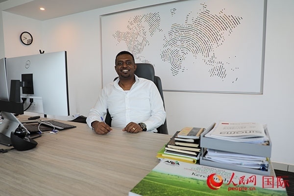 圖為Kerchanshe公司執(zhí)行總裁伊思拉爾·德格。人民網(wǎng)記者 沈小曉攝