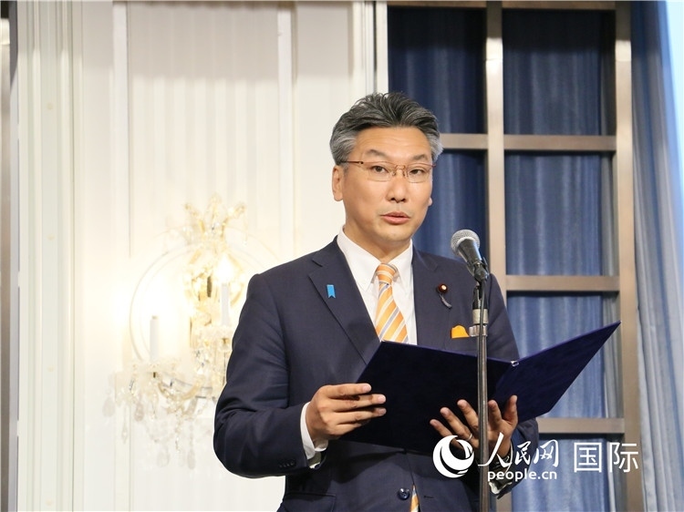 日本國(guó)貿(mào)促會(huì)長(zhǎng)代理橋本岳致辭。人民網(wǎng) 許可攝