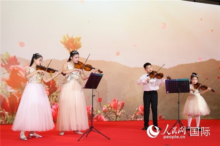 中國青少年樂器表演。人民網(wǎng)記者任皓宇攝