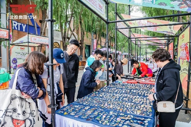 “潮燃運(yùn)動(dòng)節(jié)”吸引了大量民眾參與。主辦方供圖