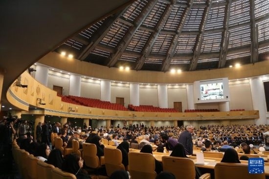 這是10月7日在伊朗首都德黑蘭拍攝的第七屆聲援巴勒斯坦兒童和青少年國(guó)際會(huì)議現(xiàn)場(chǎng)。新華社記者 沙達(dá)提 攝