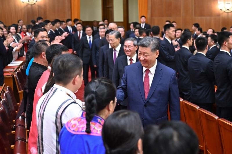 2024年9月29日晚，慶祝中華人民共和國(guó)成立75周年音樂會(huì)在京舉行。習(xí)近平總書記等黨和國(guó)家領(lǐng)導(dǎo)人，同3000多名觀眾一起觀看演出。
