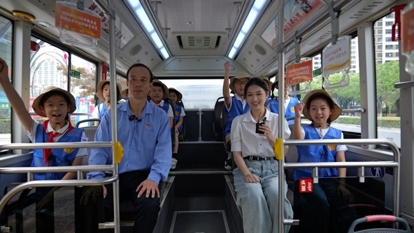 江蘇省太倉市總工會舉行“坐上勞?！畬＞€’跟著榜樣看太倉”直播活動。江蘇省總工會供圖