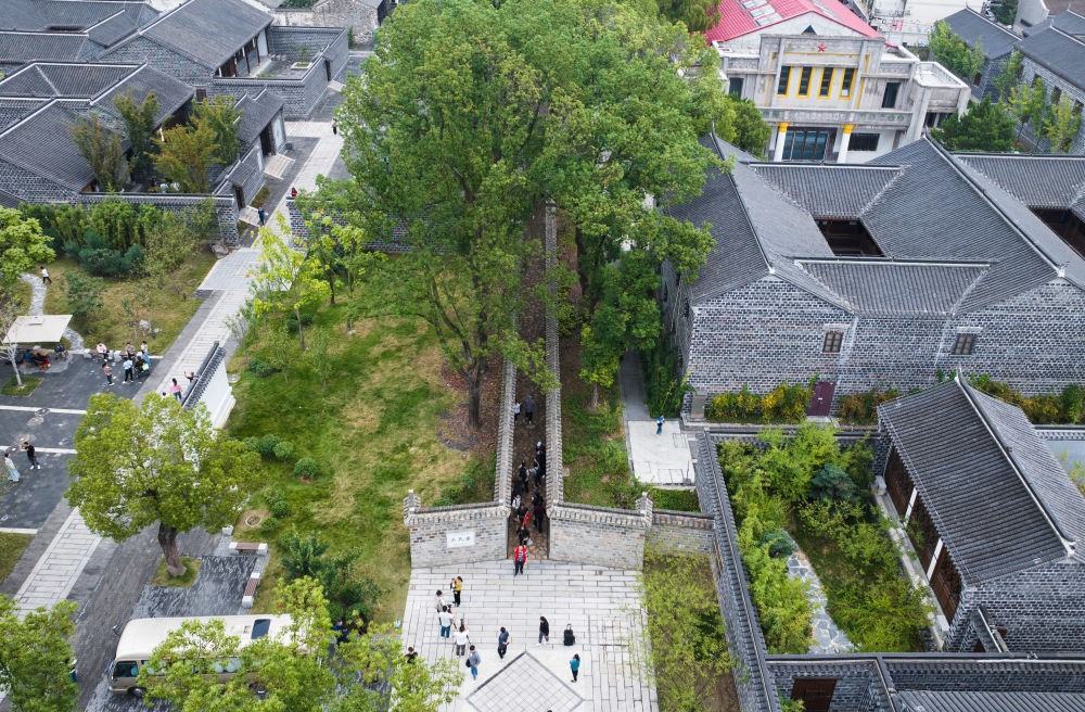 ↑位于安徽省桐城市的六尺巷。