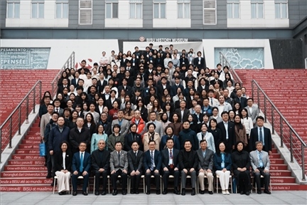 與會(huì)人員集體合影。主辦方供圖