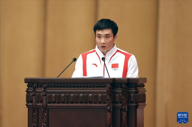 11月15日，跳水運動員曹緣在報告會上發(fā)言。新華社記者 李明 攝