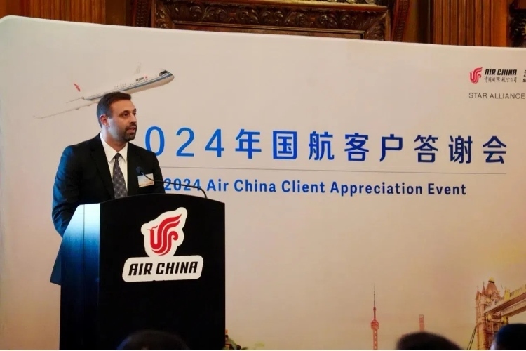 英國48家集團俱樂部主席杰克·佩里發(fā)表致辭。吳若鳴攝