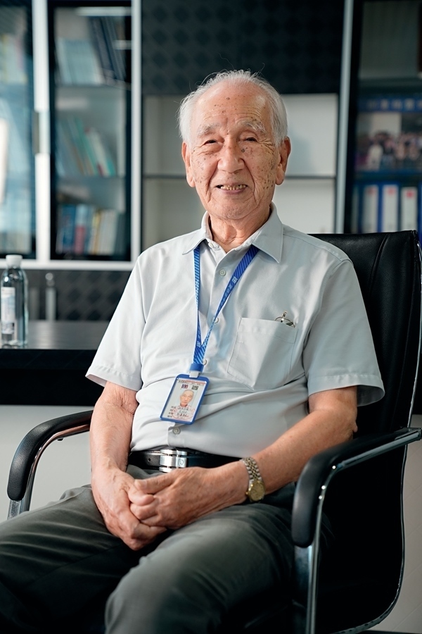 2024年8月，佐佐木俊一在深圳接受本刊記者采訪。