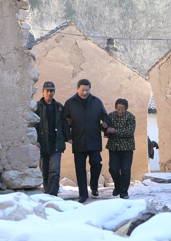 2012年12月30日，習(xí)近平到河北阜平看望慰問困難群眾。