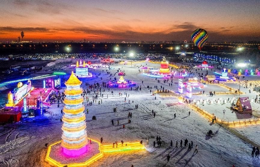 第四屆呼和浩特歡樂(lè)冰雪節(jié)活動(dòng)現(xiàn)場(chǎng)。丁根厚攝