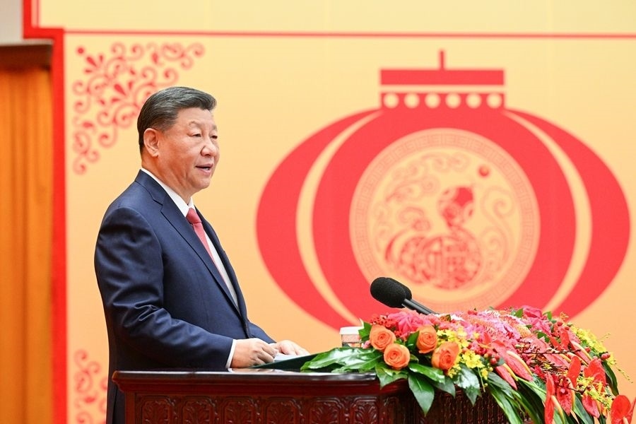 1月27日，中共中央、國(guó)務(wù)院在北京人民大會(huì)堂舉行2025年春節(jié)團(tuán)拜會(huì)。中共中央總書(shū)記、國(guó)家主席、中央軍委主席習(xí)近平發(fā)表講話。新華社記者 李學(xué)仁 攝