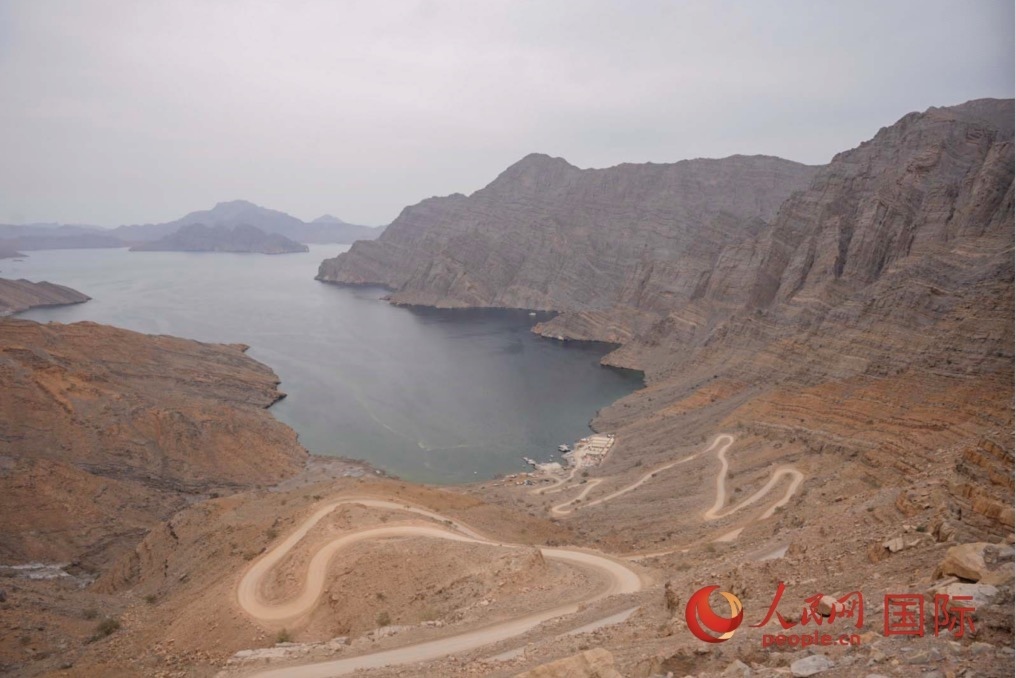 圖為阿曼北部穆桑代姆峽灣。人民網(wǎng) 塔里克·易卜拉欣攝