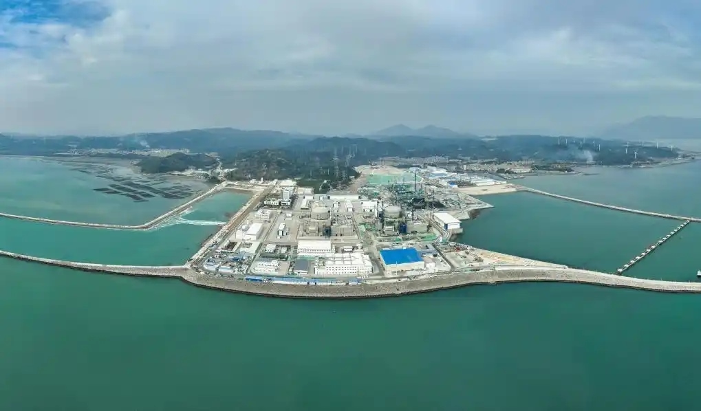 △2025年1月1日0時(shí)17分，經(jīng)過168小時(shí)滿功率連續(xù)運(yùn)行考核，漳州核電1號(hào)機(jī)組正式投入商業(yè)運(yùn)行。