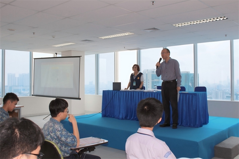 王思平參贊考前致辭。印尼雅加達華文教育協(xié)調(diào)機構(gòu)供圖