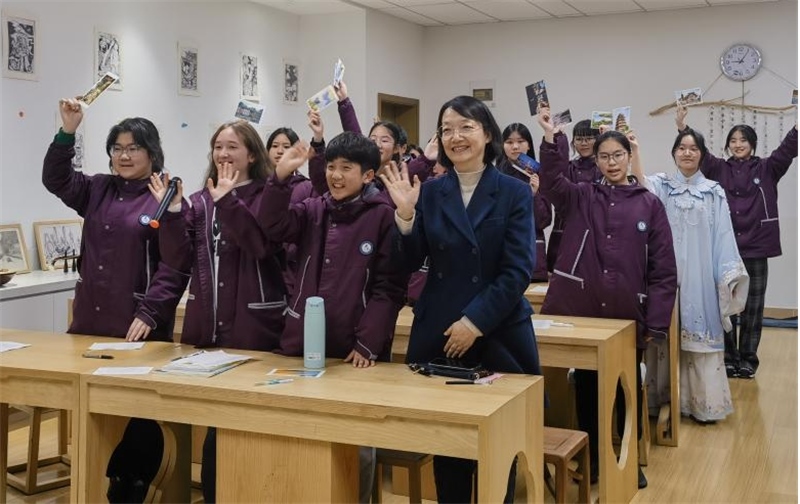 匡園初步部校長(zhǎng)鐘演發(fā)言。