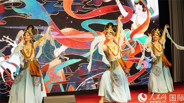 敦煌舞蹈表演。人民網(wǎng) 蔣曉辰攝