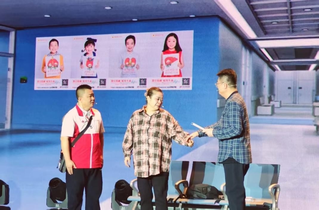 現(xiàn)場(chǎng)表演了由真實(shí)故事改編的情景劇。人民網(wǎng)記者 王子鋒攝