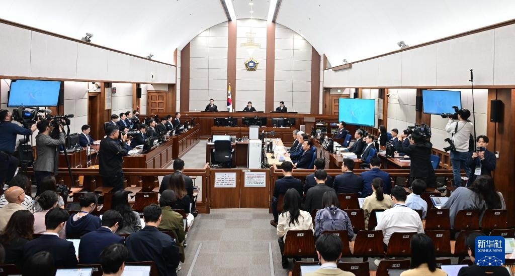 這是4月21日拍攝的韓國首爾中央地方法院庭審現(xiàn)場。新華社/紐西斯通訊社