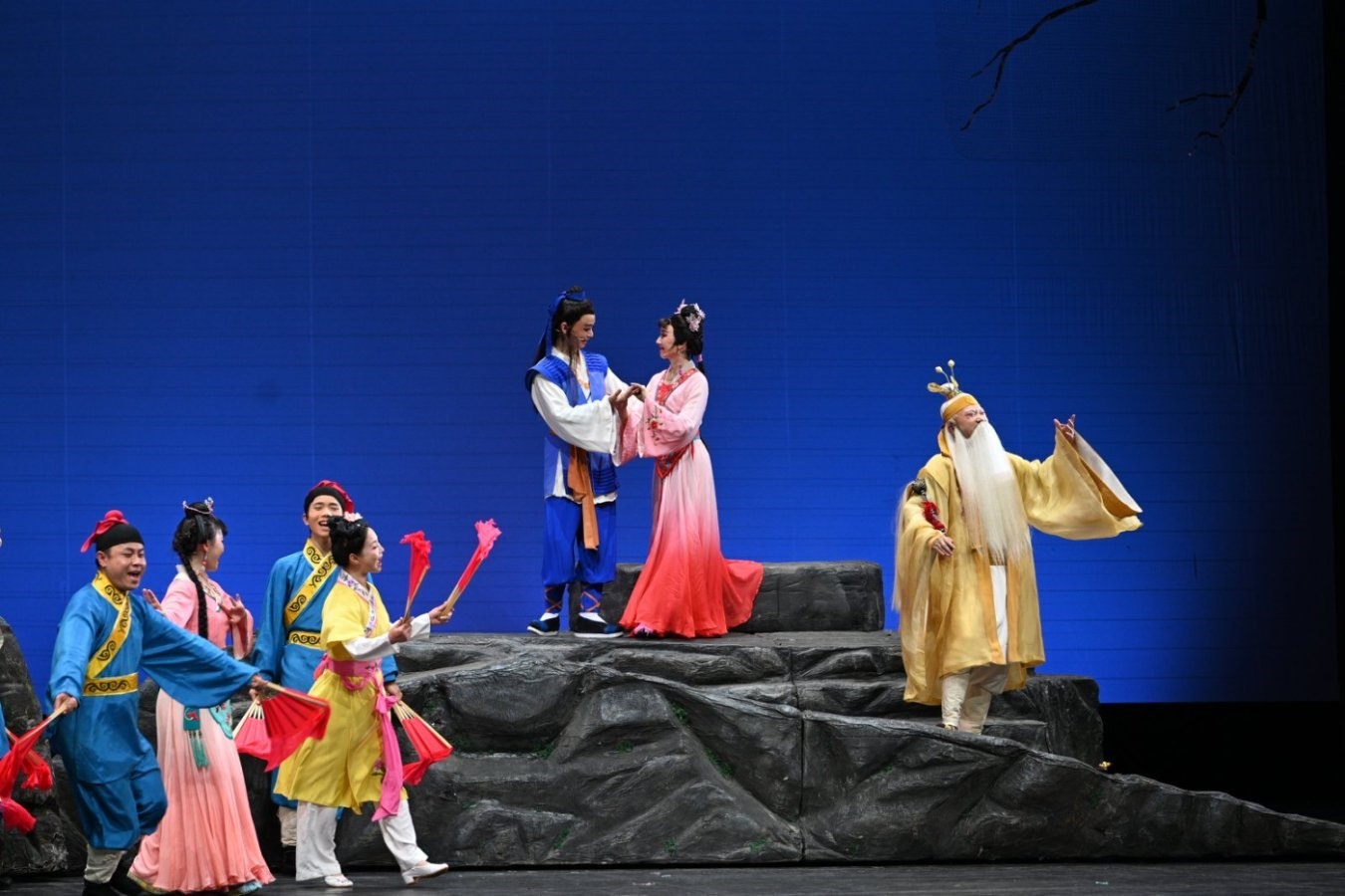 《七妹與蛇郎》演出劇照。國(guó)家大劇院供圖