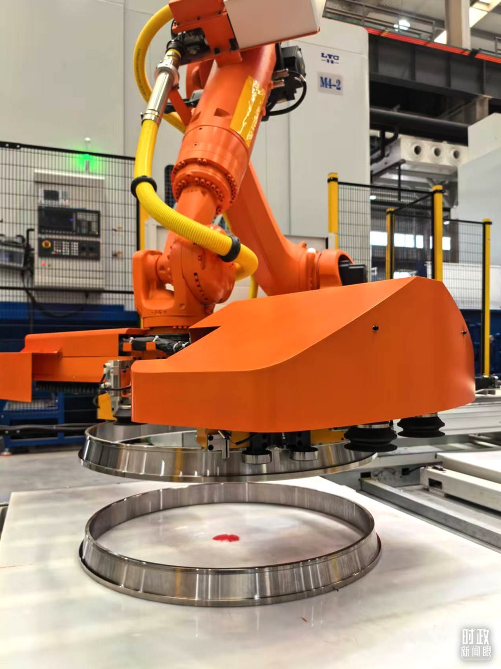 △洛軸產(chǎn)品。（總臺央視記者黎兵拍攝）