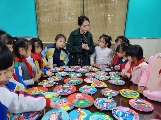 師生互動(dòng)課堂。